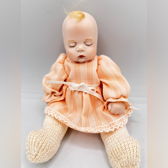 VTG 6" Caucasian Sugar Lump Porcelain Sleeping Baby Doll- Boots Tyner 1990's - Picture 6 of 11